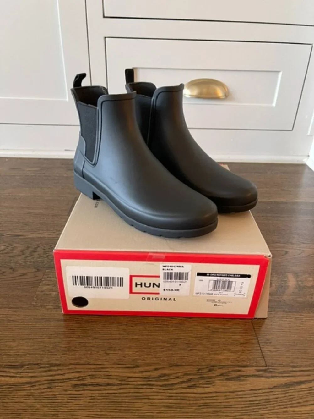 Hunter Original Refined Waterproof Black Rubber Chelsea Rain Boots - Size 8 NIB